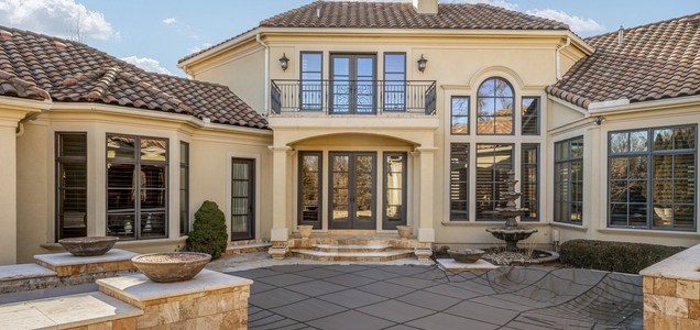 Cardinals star Albert Pujols lists Leawood home for $2.3M