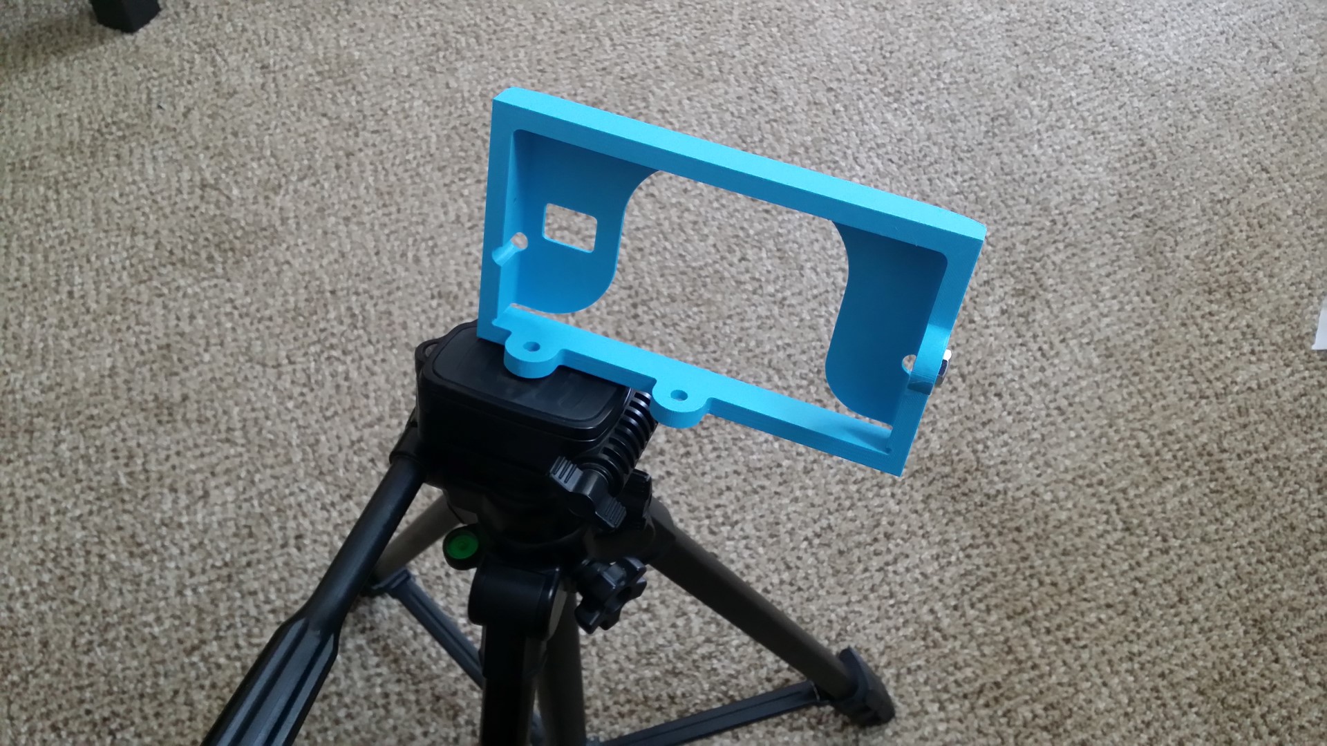 3D Printed Tripod Adapter for Smartphones |