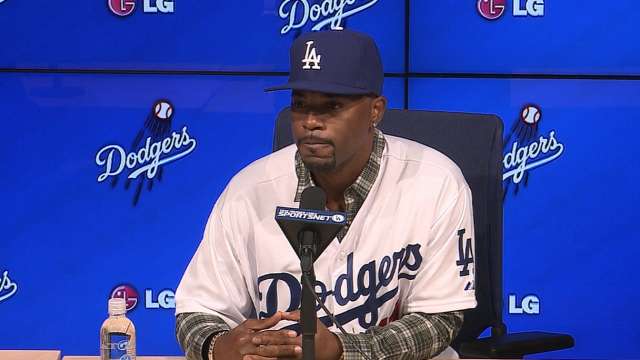 Jimmy Rollins rolls into town with determination and delight