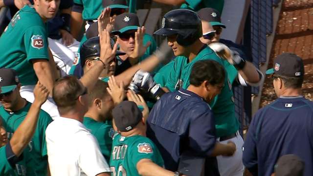 Dae-Ho Lee became 2016 Mariners' cult hero