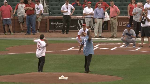 Frank White to throw first pitch at Royals home opener