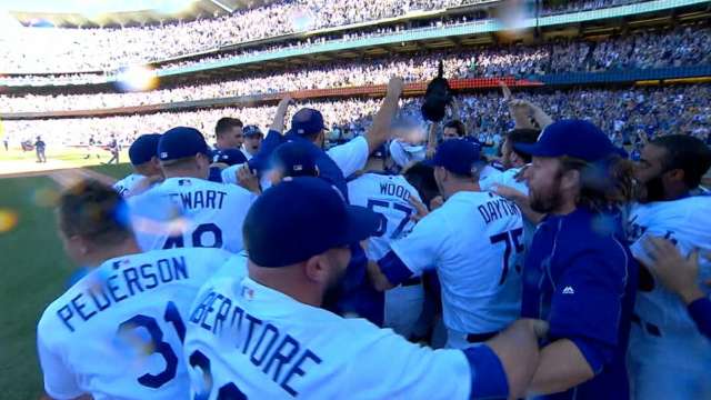 Seager, Scully win Esurance MLB Awards, by Cary Osborne