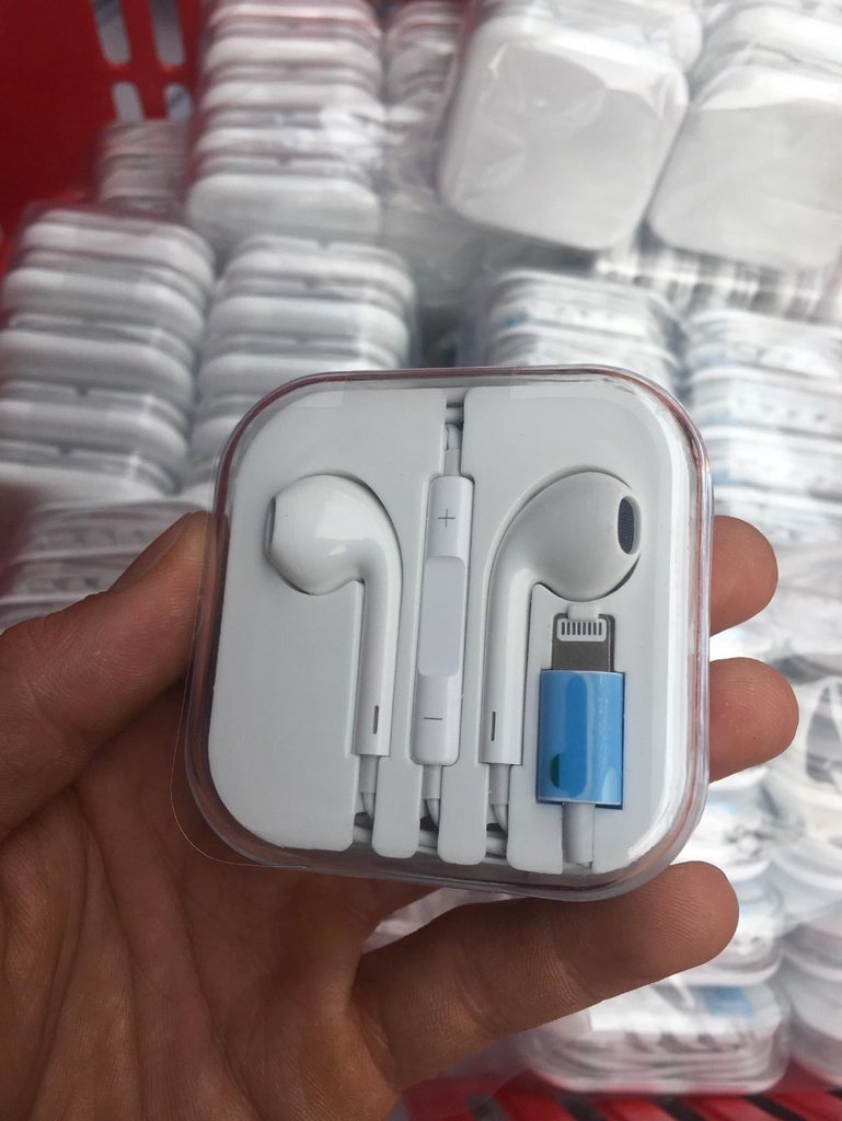 TAI NGHE IPHONE 7 GIẢ ZIN KẾT NỐI BLUETOOTH TRỰC TIẾP DÙNG CHO CÁC ĐỜI IPHONE, BASS TRESS NHƯ ZIN