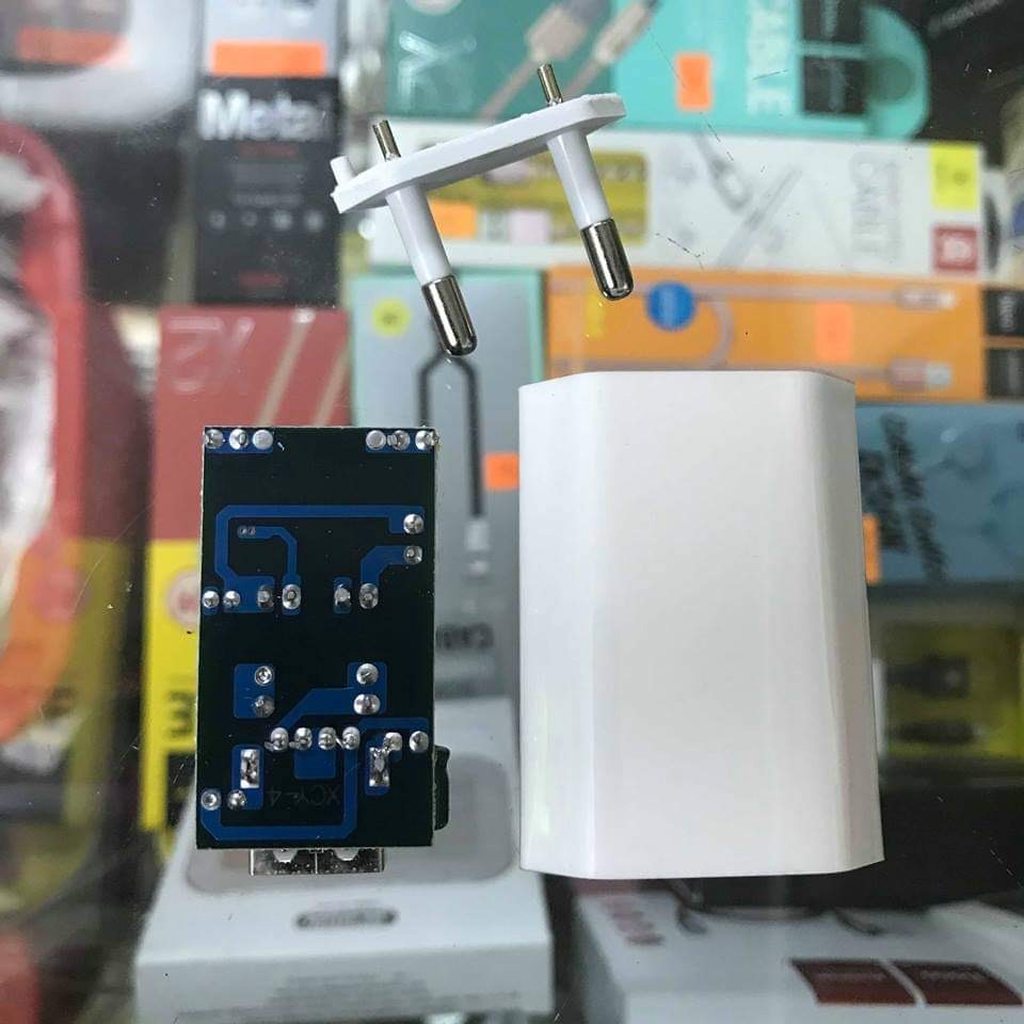 CỦ SẠC IPHONE DẸT CÓ TÁO KHẮC IMEI LOẠI TỐT